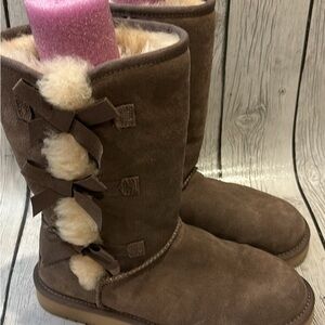 Koolaburra by UGG Brown Suede Winter Boots with Fur Accents bow details